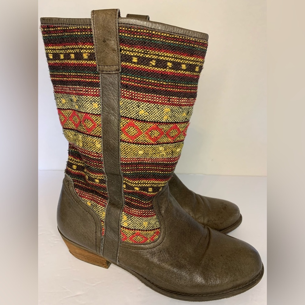 Steve Madden Aztec Mid Calf Boot Size 10M! #0038